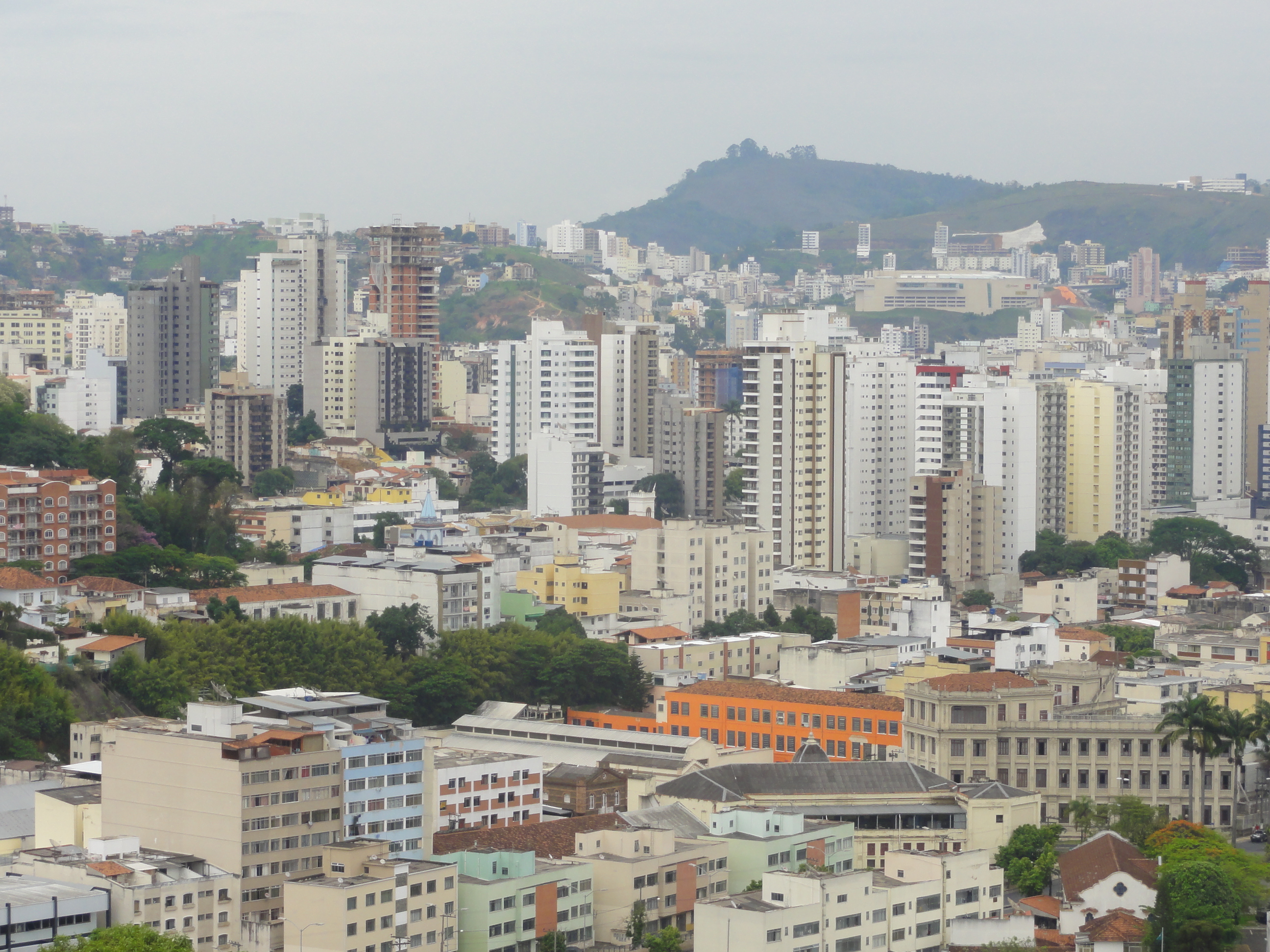 Vista parcial de Juiz de Fora a partir do Mirante de São Bernardo